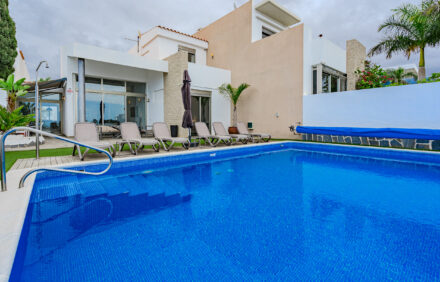 Villa Isabella, Luxury Villa with Heated Pool Ocean View in Adeje, Tenerife